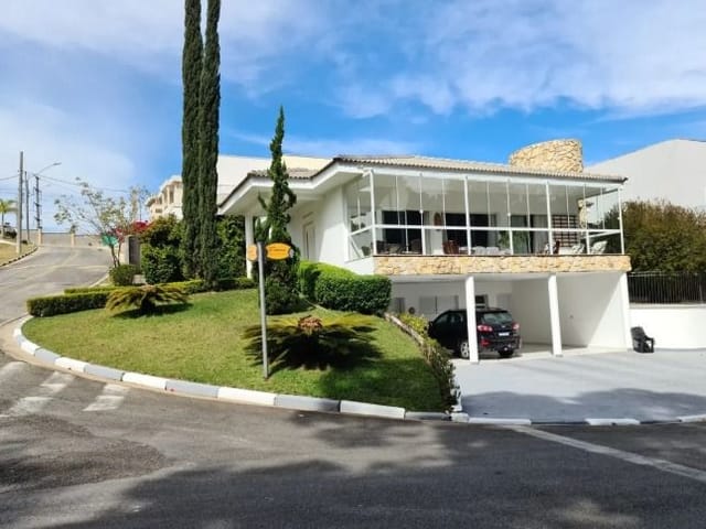 Sobrado com 780m² 5 quartos e 7 banheiros, à venda, no bairro Parque Nova Jandira em Jandira