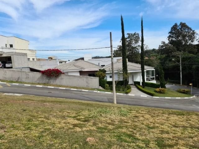 Sobrado com 780m² 5 quartos e 7 banheiros, à venda, no bairro Parque Nova Jandira em Jandira