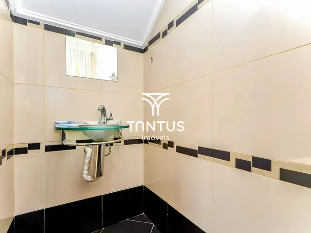 Sobrado com 308m² 4 quartos e 3 banheiros, à venda, no bairro Fanny em Curitiba