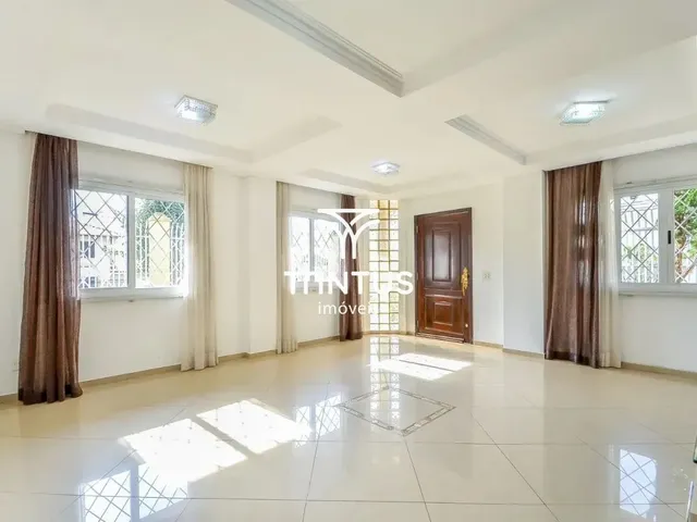 Sobrado com 308m² 4 quartos e 3 banheiros, à venda, no bairro Fanny em Curitiba