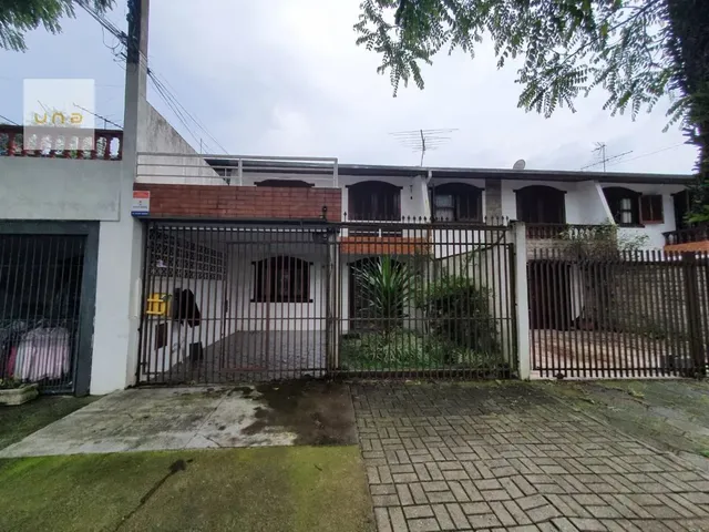 Sobrado 3 quartos e 2 banheiros, para alugar, no bairro Novo Mundo em Curitiba