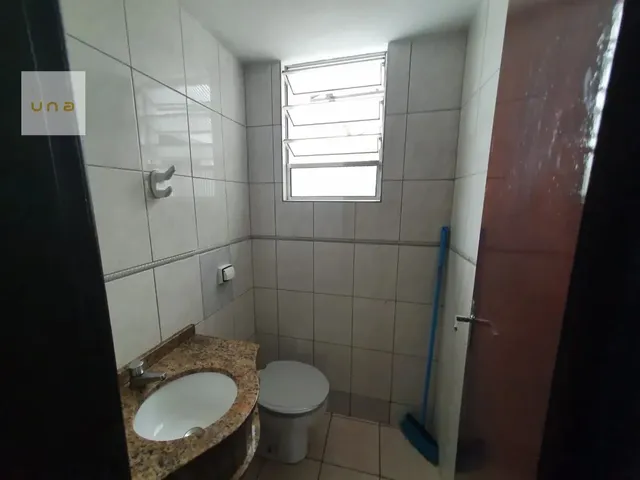Sobrado 3 quartos e 2 banheiros, para alugar, no bairro Novo Mundo em Curitiba