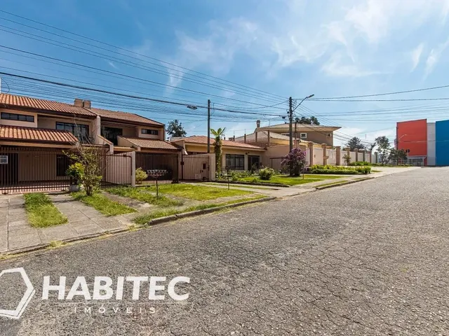Sobrado 4 quartos e 2 banheiros, para alugar, no bairro Jardim das Américas em Curitiba
