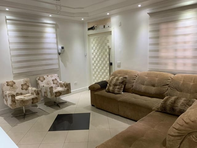 Sobrado com 141m² 4 quartos e 4 banheiros, à venda, no bairro Vila Martins em Carapicuíba