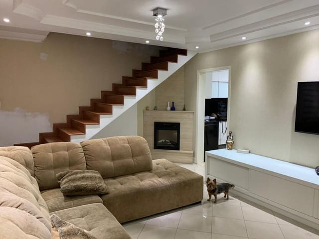 Sobrado com 141m² 4 quartos e 4 banheiros, à venda, no bairro Vila Martins em Carapicuíba