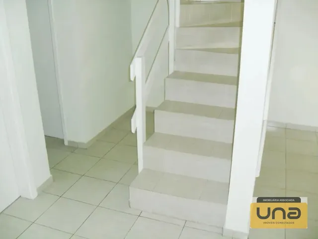 Sobrado 3 quartos e 1 banheiro, para alugar, no bairro CAJURU em Curitiba