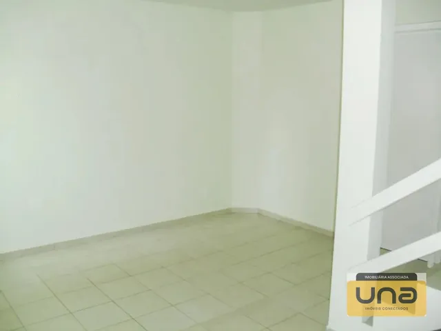 Sobrado 3 quartos e 1 banheiro, para alugar, no bairro CAJURU em Curitiba