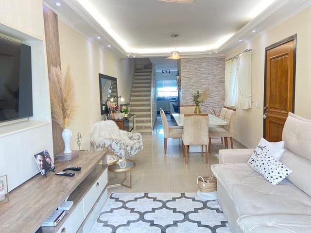 Sobrado com 240m² 3 quartos e 5 banheiros, à venda, no bairro Jardim Rio das Pedras em Cotia