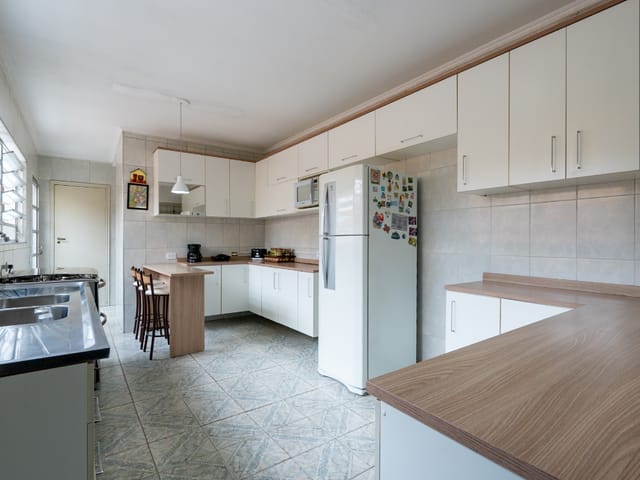 Sobrado com 170m² 4 quartos e 6 banheiros, à venda, no bairro Jardim Sandra em São Paulo