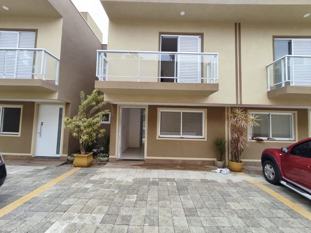 Sobrado com 138m² 3 quartos e 4 banheiros, à venda, no bairro Granja Viana em Cotia