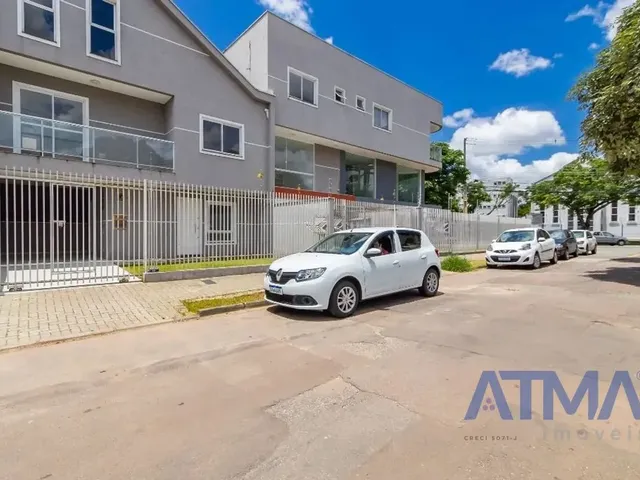 Sobrado com 100m² 3 quartos e 3 banheiros, para alugar, no bairro Portão em Curitiba