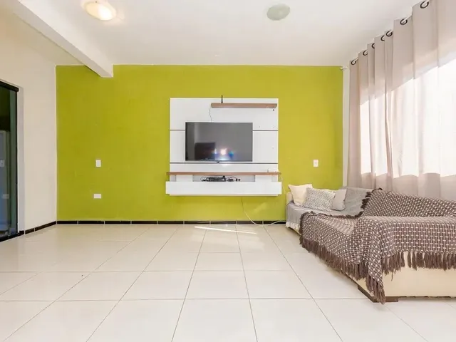 Sobrado 3 quartos e 1 banheiro, à venda, no bairro Campo Comprido em Curitiba