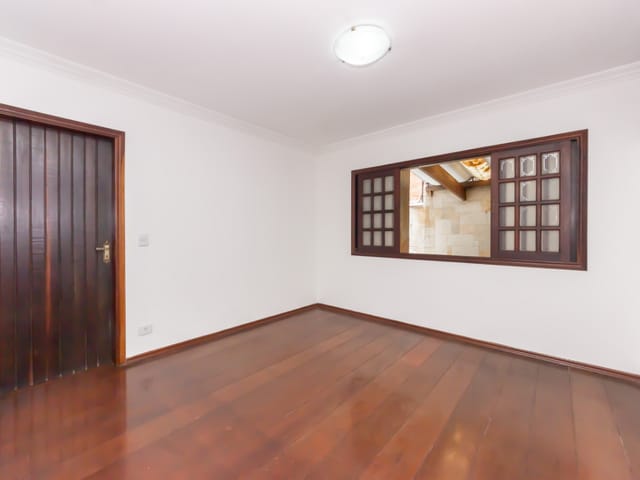 Sobrado com 250m² 4 quartos e 5 banheiros, à venda, no bairro Jardim Londrina em São Paulo
