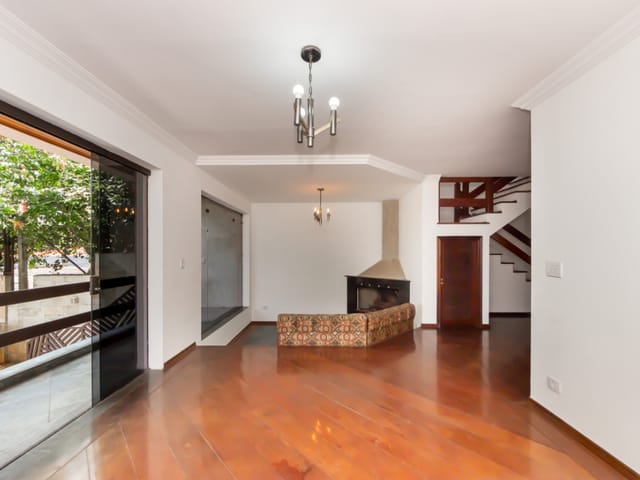 Sobrado com 250m² 4 quartos e 5 banheiros, à venda, no bairro Jardim Londrina em São Paulo