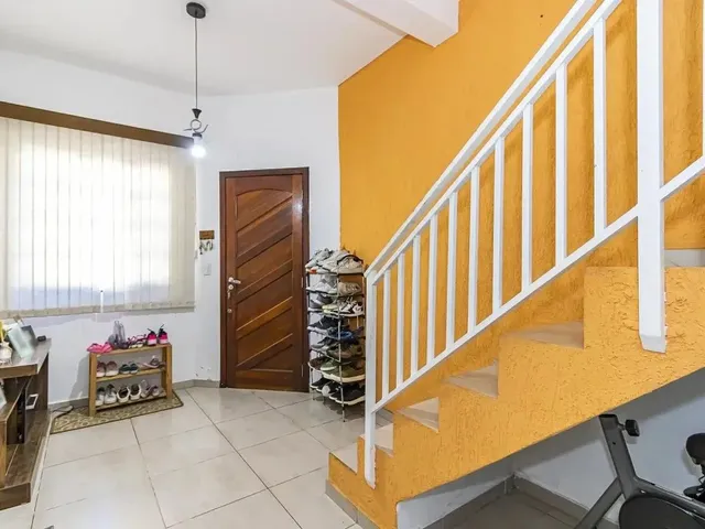 Sobrado com 150m² 3 quartos e 1 banheiro, à venda, no bairro Tingui em Curitiba