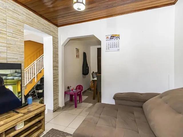 Sobrado com 150m² 3 quartos e 1 banheiro, à venda, no bairro Tingui em Curitiba