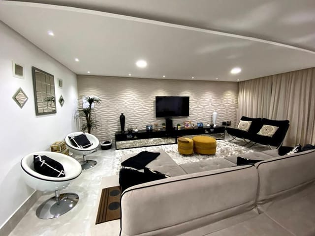 Sobrado com 540m² 3 quartos e 5 banheiros, à venda, no bairro Esmeralda Park (Caucaia do Alto) em Cotia