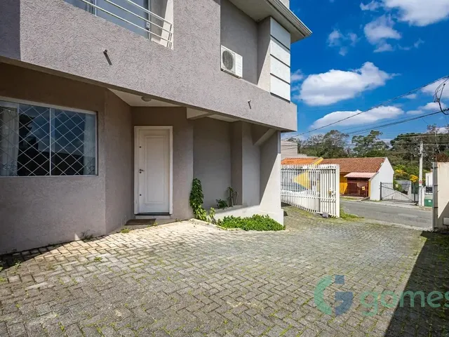 Sobrado 3 quartos e 2 banheiros, à venda, no bairro Cachoeira em Curitiba