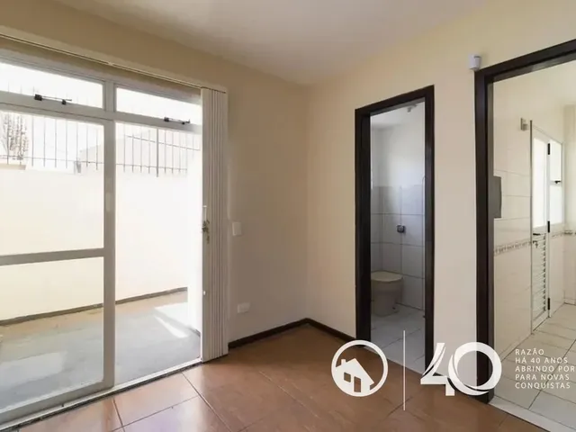 Sobrado 3 quartos e 1 banheiro, para alugar, no bairro Boqueirão em Curitiba