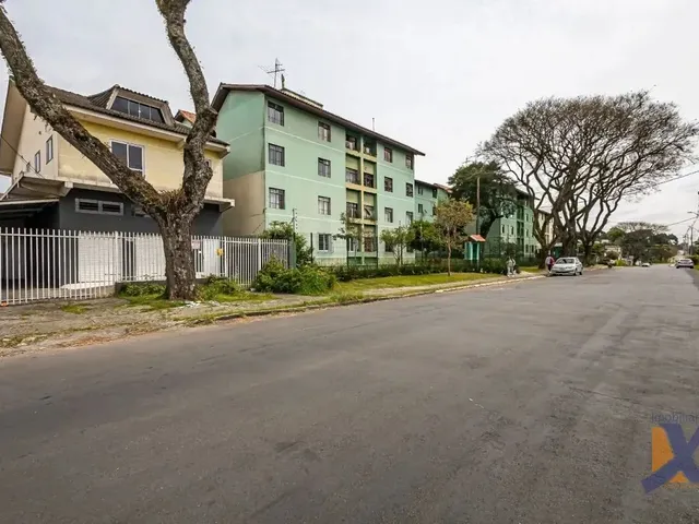 Sobrado com 300m² 2 quartos e 3 banheiros, para alugar, no bairro Cidade Industrial em Curitiba