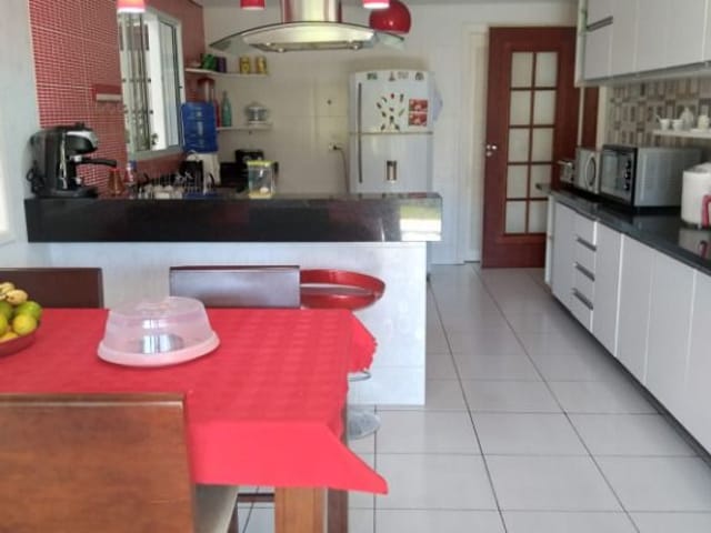 Sobrado com 500m² 3 quartos e 5 banheiros, à venda, no bairro Granja Viana em Cotia