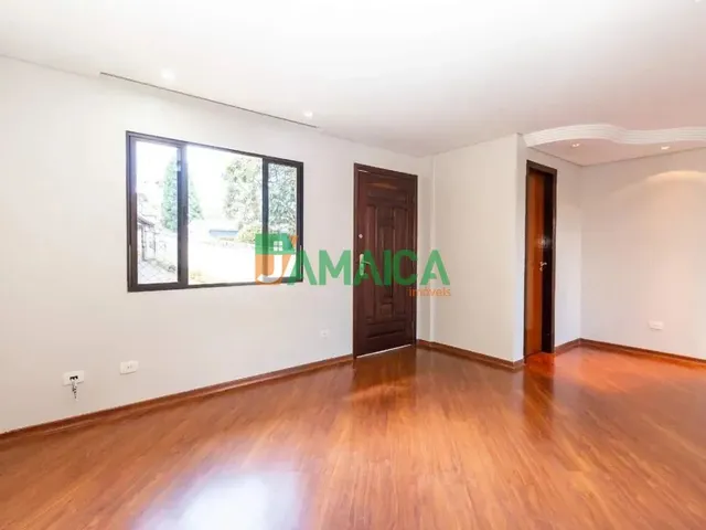 Sobrado 3 quartos e 1 banheiro, para alugar, no bairro Jardim das Américas em Curitiba
