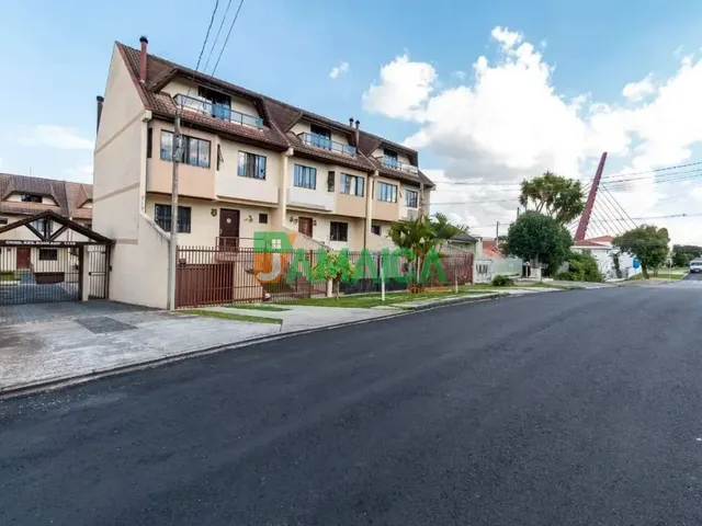 Sobrado 3 quartos e 1 banheiro, para alugar, no bairro Jardim das Américas em Curitiba