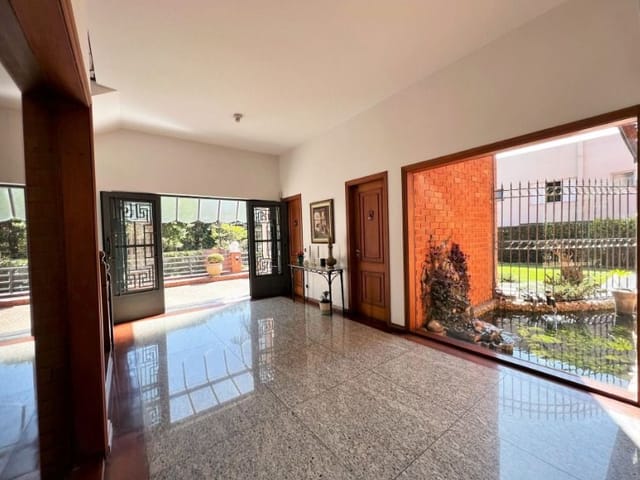 Sobrado com 2631m² 4 quartos e 6 banheiros, à venda ou para alugar, no bairro Jardim Passárgada I em Cotia
