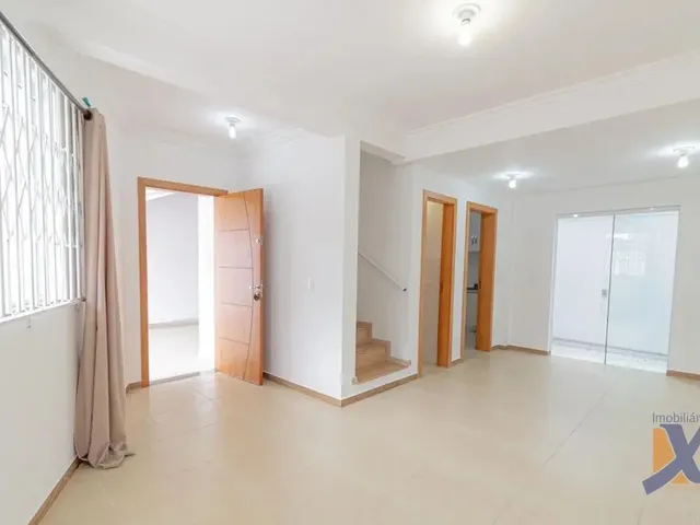 Sobrado com 113m² 2 quartos e 2 banheiros, para alugar, no bairro Rebouças em Curitiba