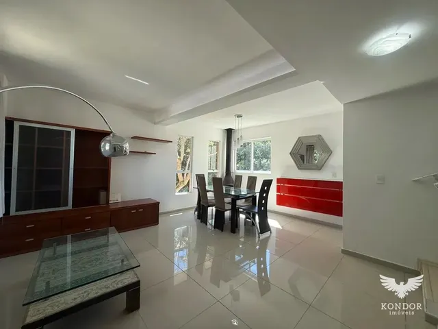 Sobrado com 450m² 3 quartos e 4 banheiros, para alugar, no bairro São João em Curitiba