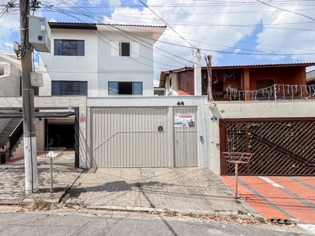 Sobrado com 200m² 3 quartos e 4 banheiros, à venda, no bairro Parque São Domingos em São Paulo