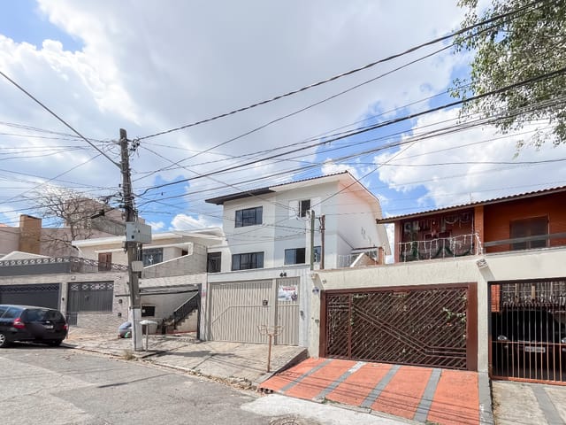 Sobrado com 200m² 3 quartos e 4 banheiros, à venda, no bairro Parque São Domingos em São Paulo