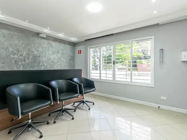 Sobrado à venda, no bairro Jardim Social em Curitiba