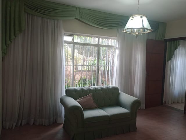 Sobrado com 252m² 4 quartos e 3 banheiros, à venda, no bairro Jardim Ipanema (Zona Sul) em São Paulo