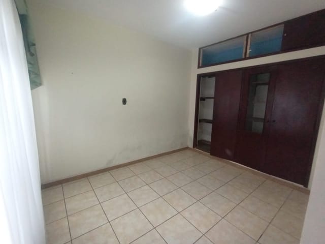 Sobrado com 252m² 4 quartos e 3 banheiros, à venda, no bairro Jardim Ipanema (Zona Sul) em São Paulo