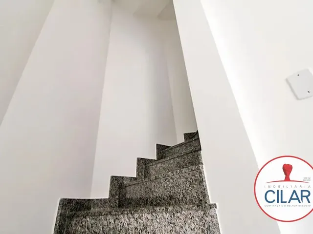 Sobrado 3 quartos e 1 banheiro, para alugar, no bairro Cachoeira em Curitiba