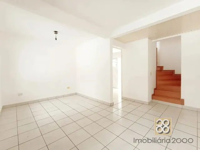 Sobrado 3 quartos e 1 banheiro, para alugar, no bairro Cajuru em Curitiba