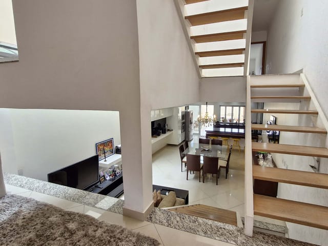 Sobrado com 182m² 3 quartos e 5 banheiros, à venda, no bairro Vila Mariza Mazzei em São Paulo