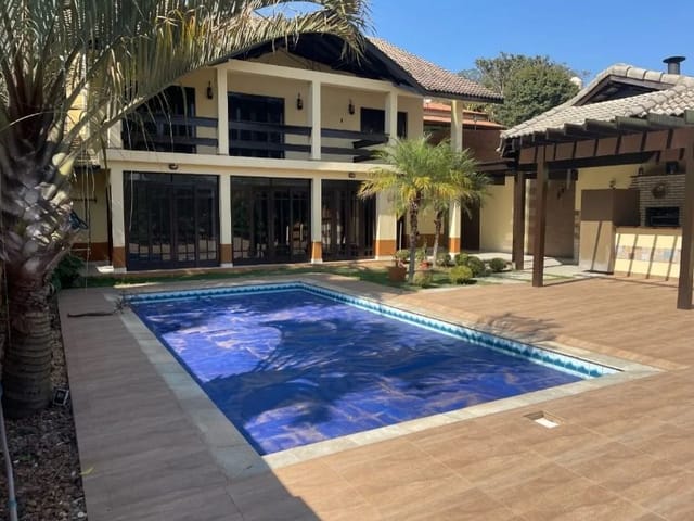 Sobrado com 815m² 4 quartos e 3 banheiros, à venda, no bairro Parque Dom Henrique em Cotia