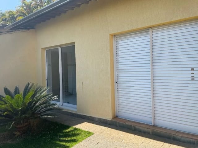 Sobrado com 815m² 4 quartos e 3 banheiros, à venda, no bairro Parque Dom Henrique em Cotia