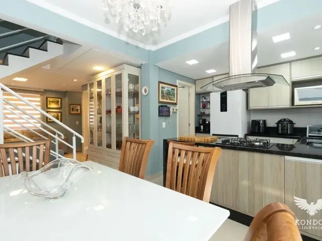 Sobrado com 142m² 3 quartos e 4 banheiros, à venda, no bairro Orleans em Curitiba