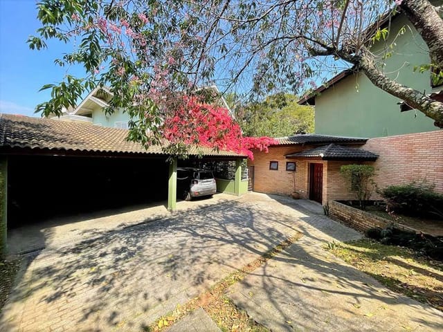 Sobrado com 1001m² 4 quartos e 6 banheiros, à venda, no bairro Residencial Euroville em Carapicuíba