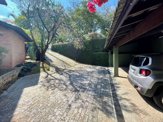 Sobrado com 1001m² 4 quartos e 6 banheiros, à venda, no bairro Residencial Euroville em Carapicuíba