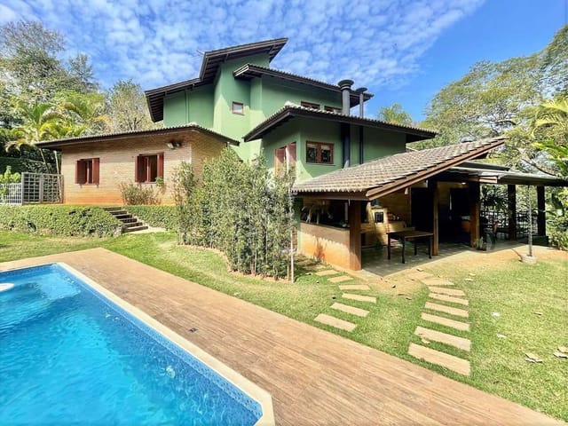 Sobrado com 1001m² 4 quartos e 6 banheiros, à venda, no bairro Residencial Euroville em Carapicuíba