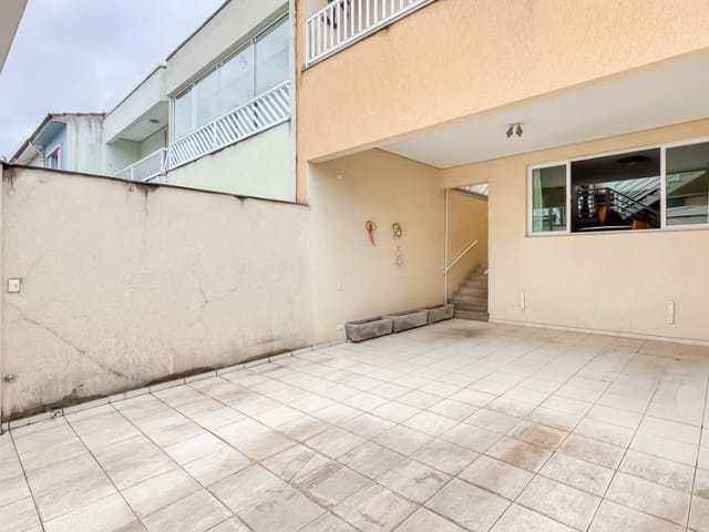 Sobrado com 204m² 4 quartos e 6 banheiros, à venda, no bairro Vila Gumercindo em São Paulo
