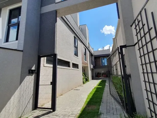 Sobrado para alugar, no bairro Santa Felicidade em Curitiba