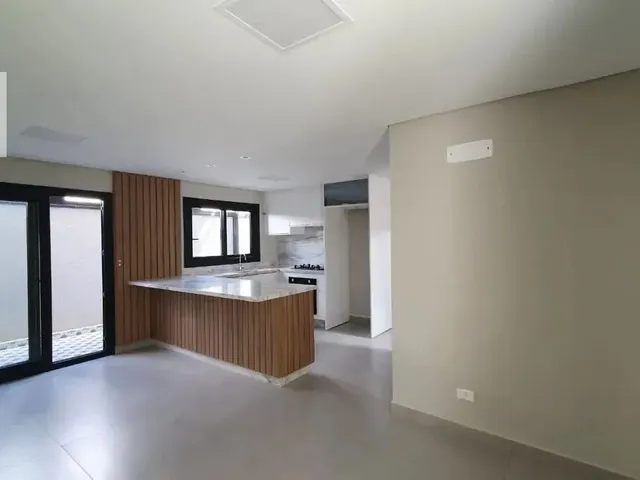 Sobrado para alugar, no bairro Santa Felicidade em Curitiba