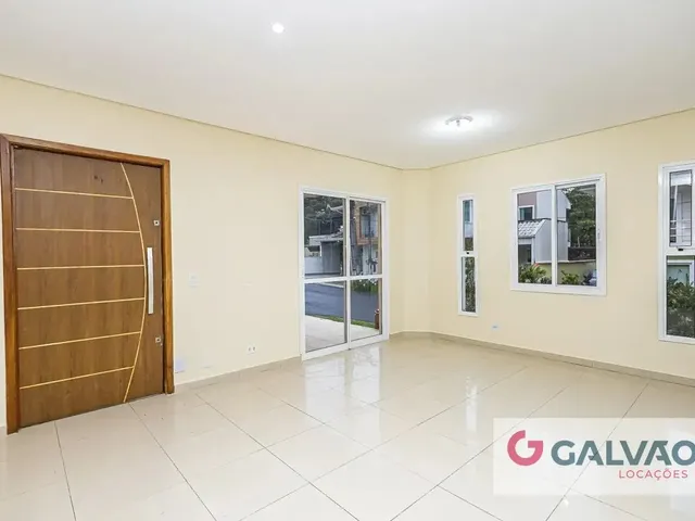 Sobrado 3 quartos e 1 banheiro, para alugar, no bairro Cachoeira em Curitiba