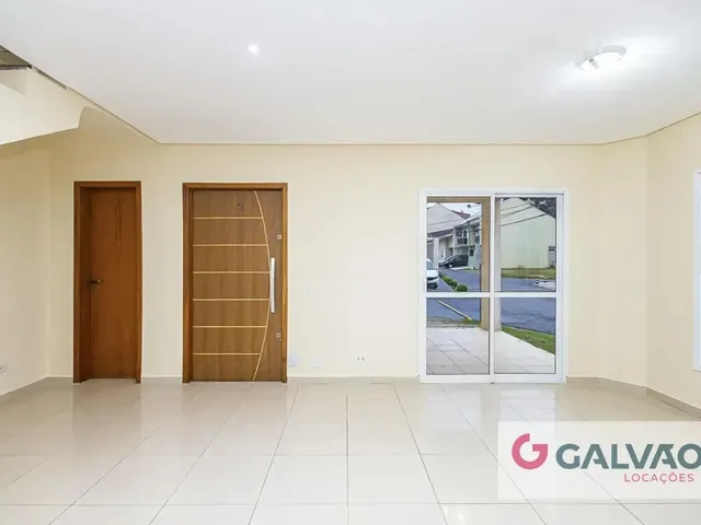 Sobrado 3 quartos e 1 banheiro, para alugar, no bairro Cachoeira em Curitiba