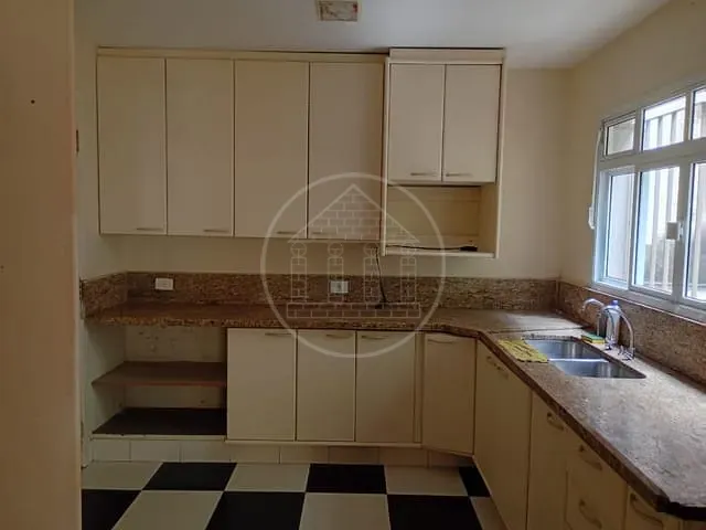 Sobrado com 170m² 4 quartos e 4 banheiros, à venda, no bairro Jardim Herplin em São Paulo